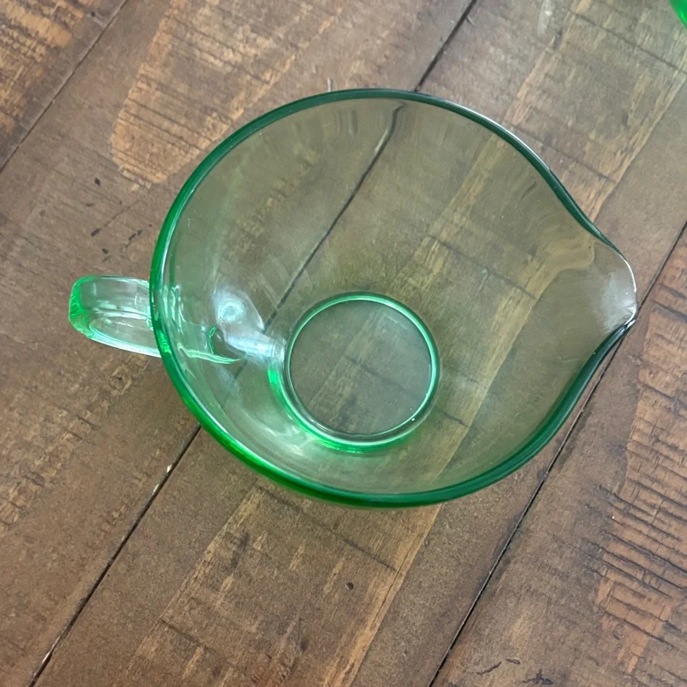 Vintage Green Depression Glass Creamer and Sugar Bowl Set - Picture 3 of 9